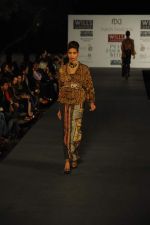 Model walks the ramp for Tarun Tahiliani at Wills Lifestyle India Fashion Week Autumn Winter 2012 Day 2 on 16th Feb 2012 (56).JPG